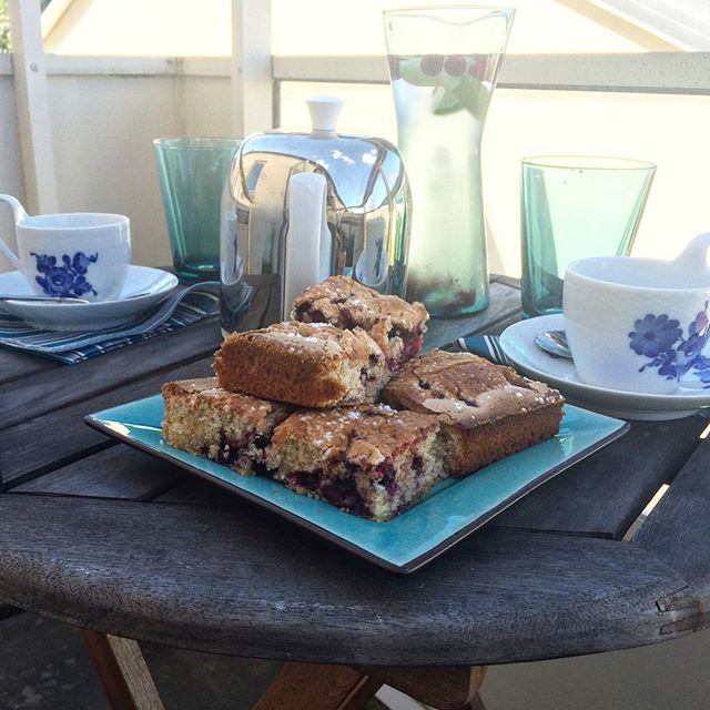 #Tea and #cake on the balcony. Image from last summer, but soon soon the weather will be good enough for more #teaparties outside.#teatime #chaitime #teaparty #teafortwo #royalcopenhagen #blåblomster #teapot